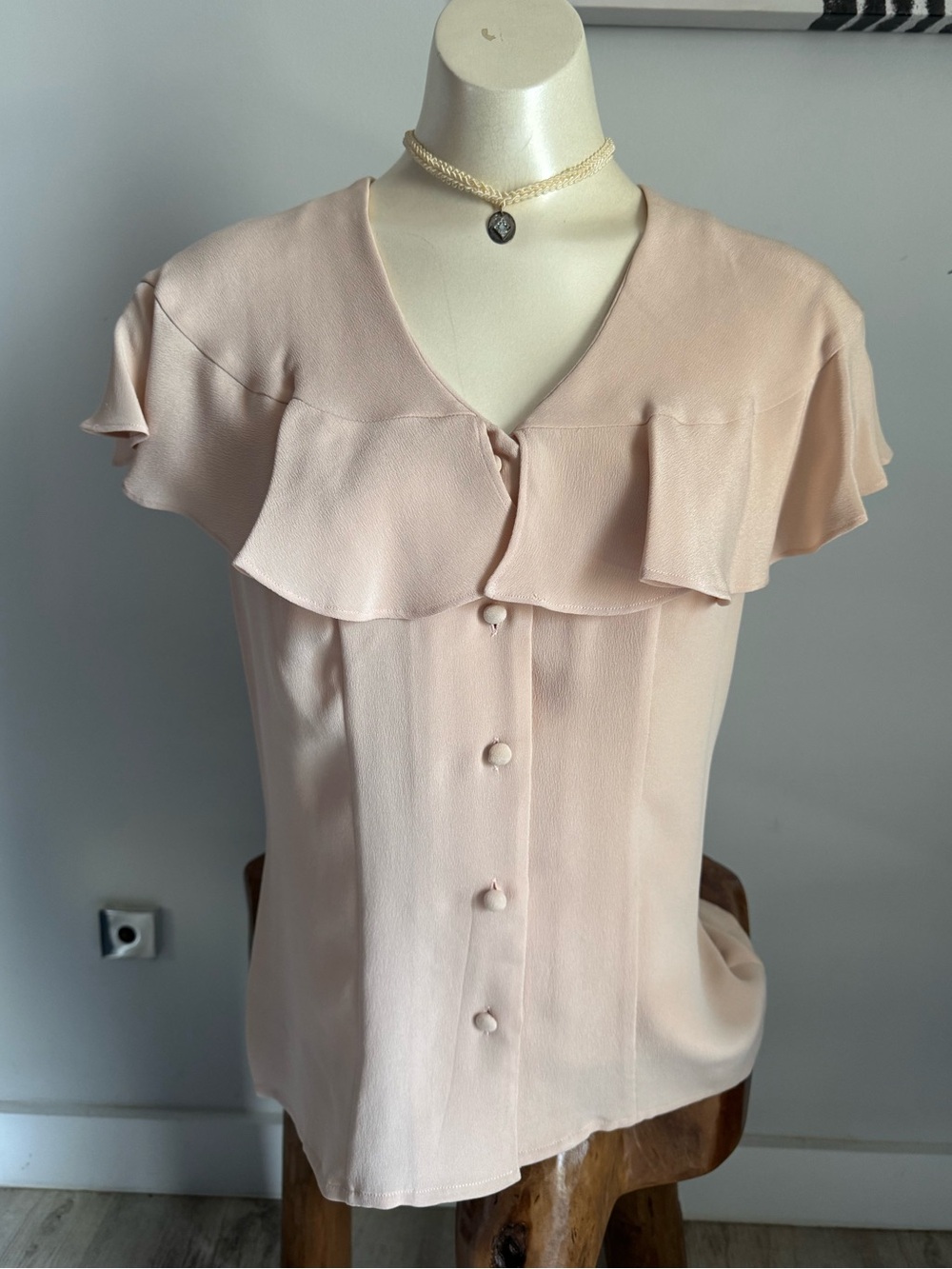 Vintage Spenser Jeremy 100% Silk Creamy Pale Pink Ruffle Collar Blouse Size 4
